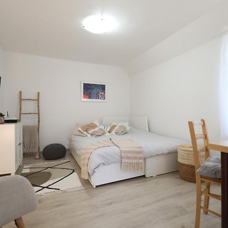 Apartment Mir Pola Esterno foto