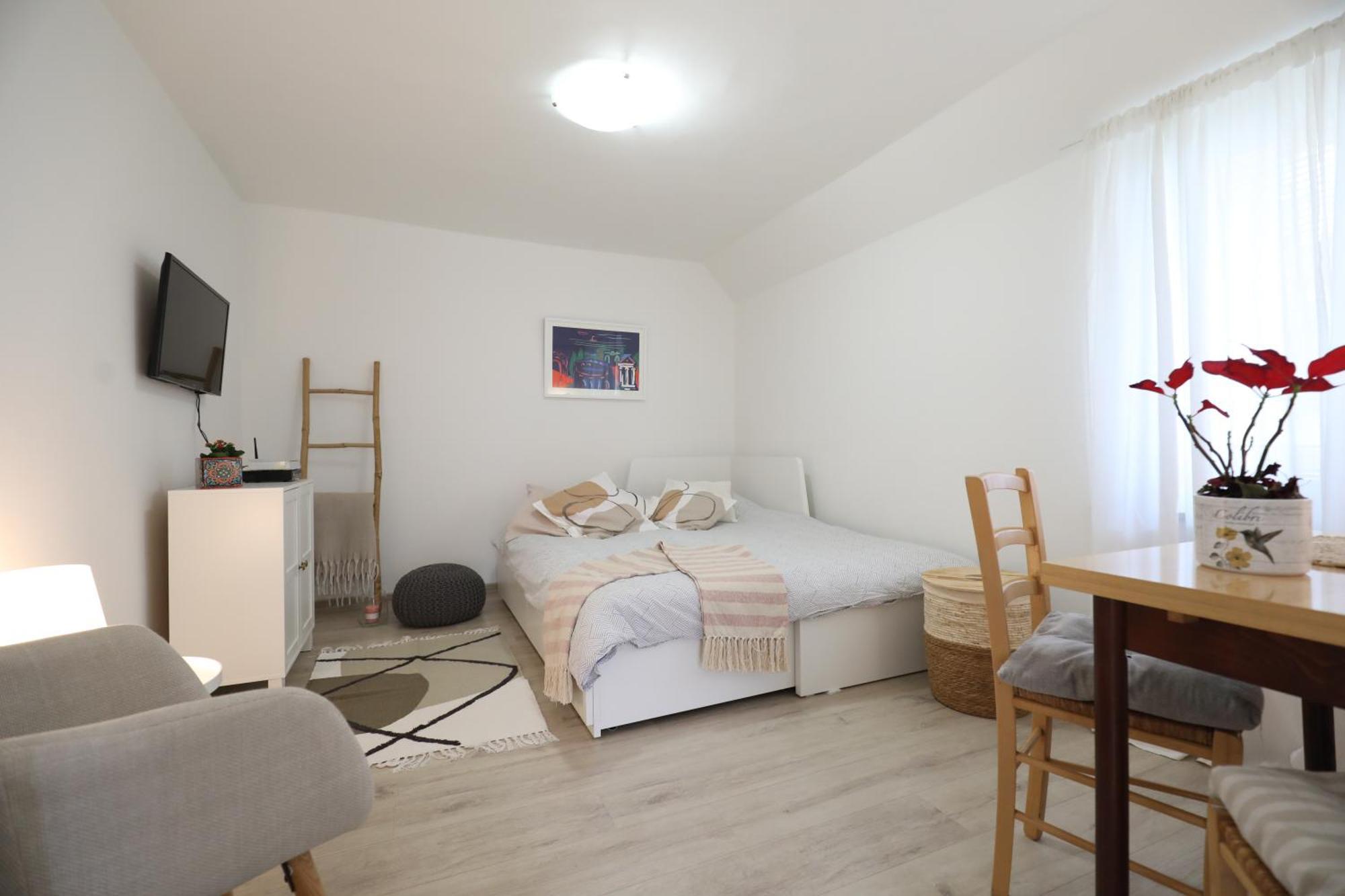Apartment Mir Pola Esterno foto
