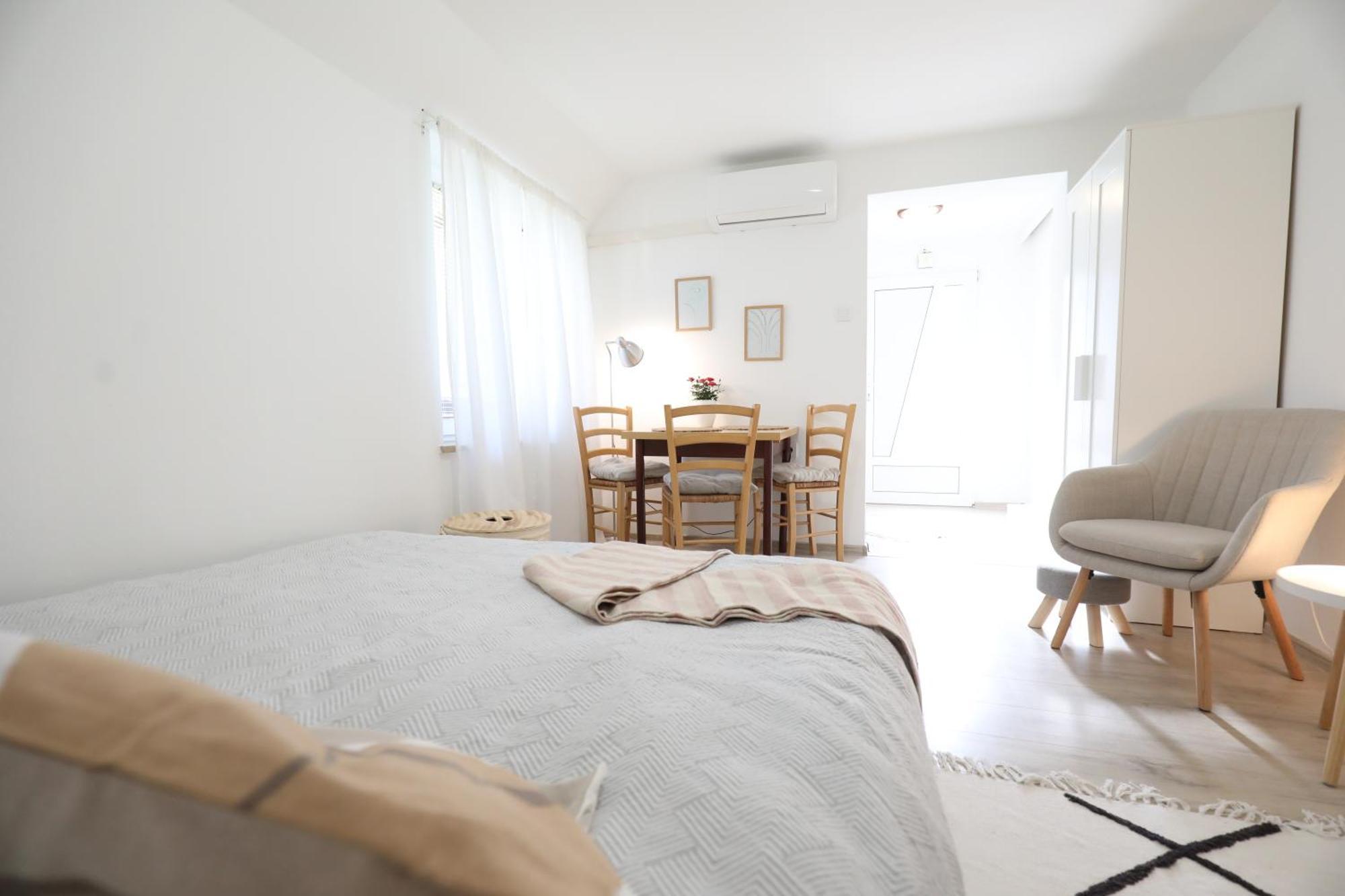 Apartment Mir Pola Esterno foto