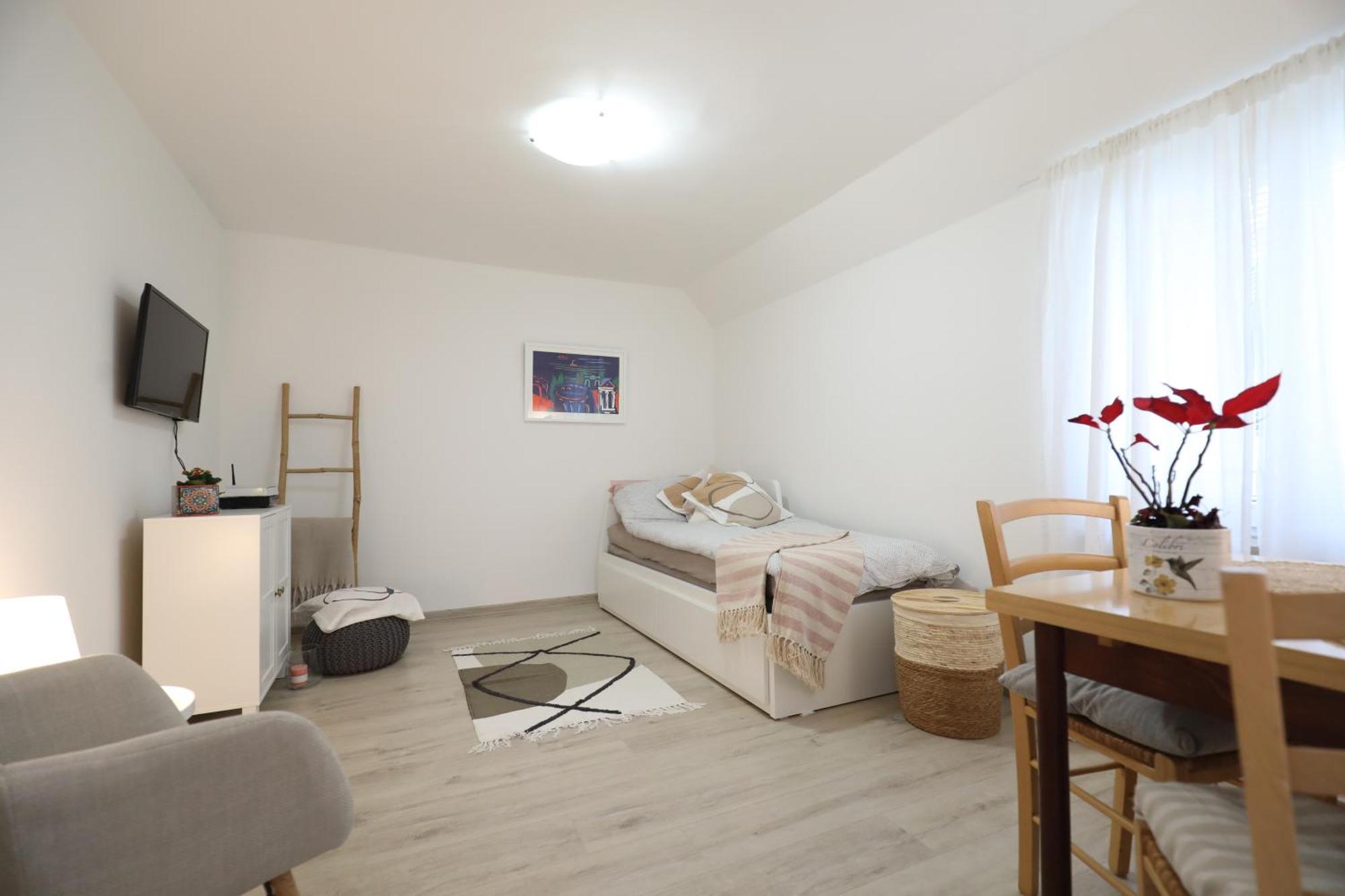 Apartment Mir Pola Esterno foto